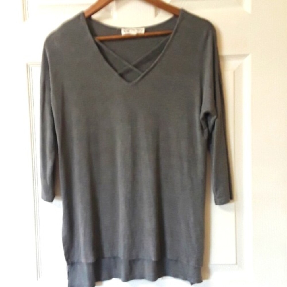 Pink Rose Sz M Gray Crisscross V-neck Rayon Spandex Soft Top